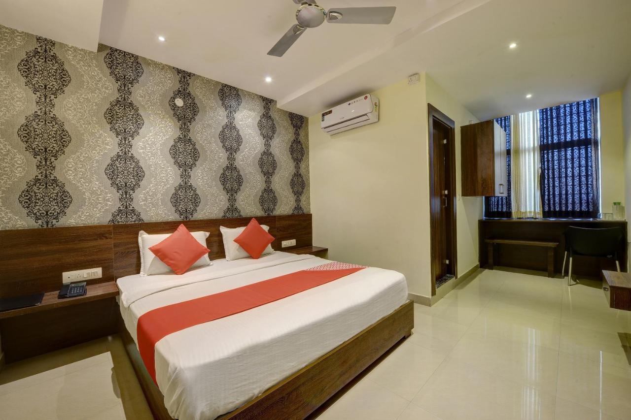 Capital O Hotel Samanvi International Belur  Экстерьер фото