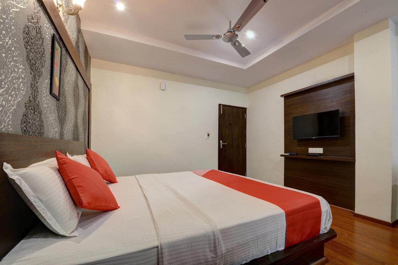Capital O Hotel Samanvi International Belur  Экстерьер фото