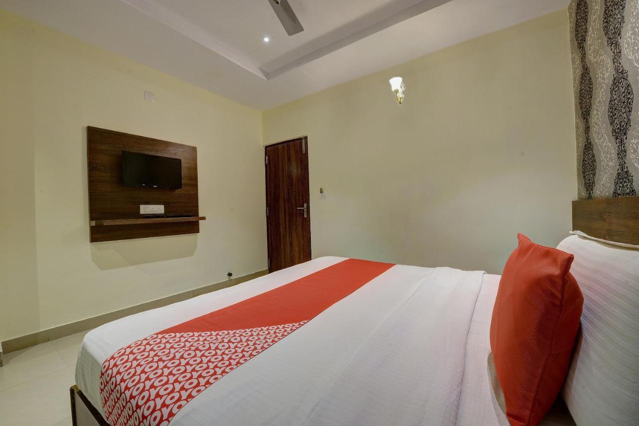 Capital O Hotel Samanvi International Belur  Экстерьер фото