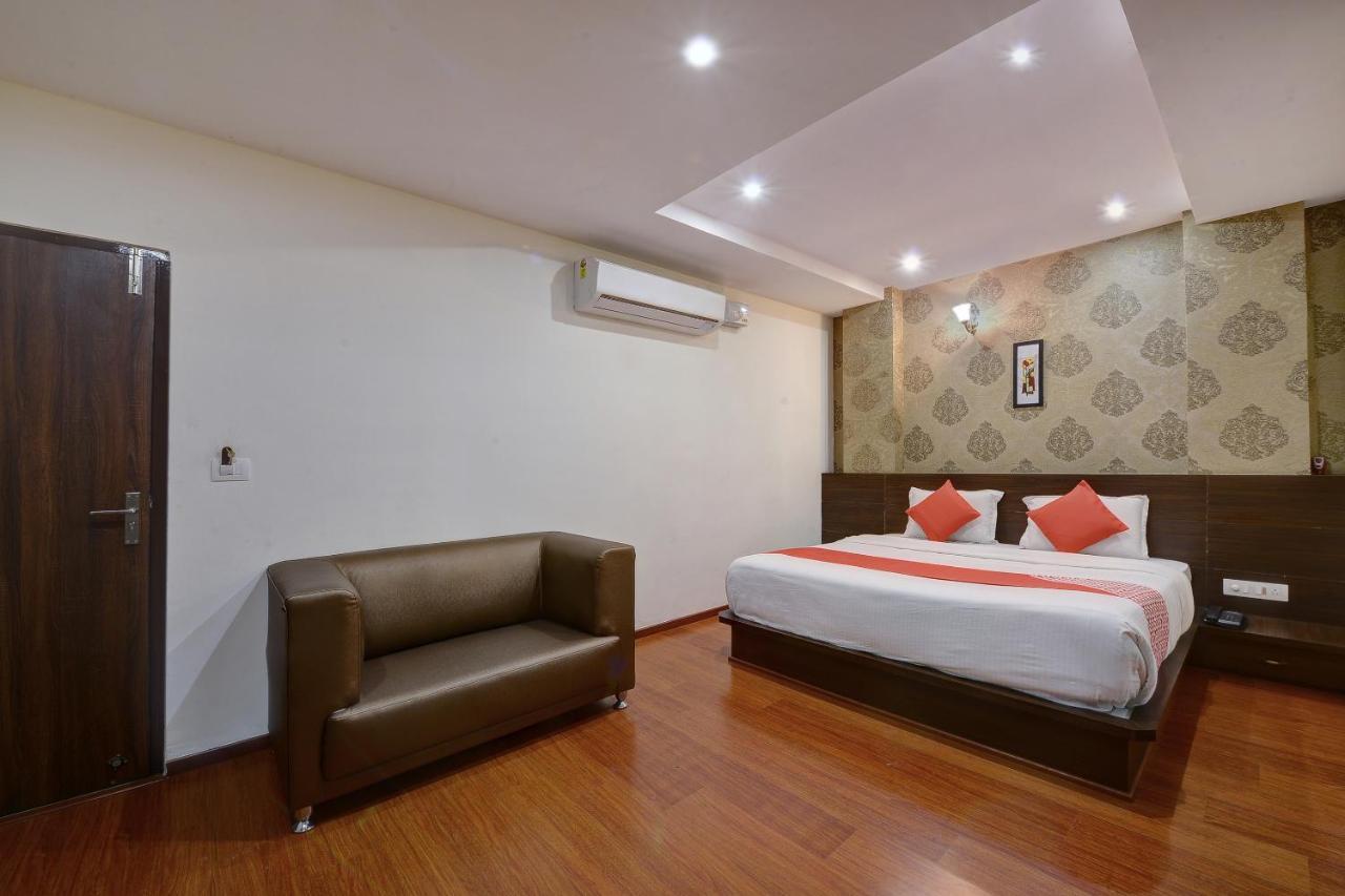 Capital O Hotel Samanvi International Belur  Экстерьер фото